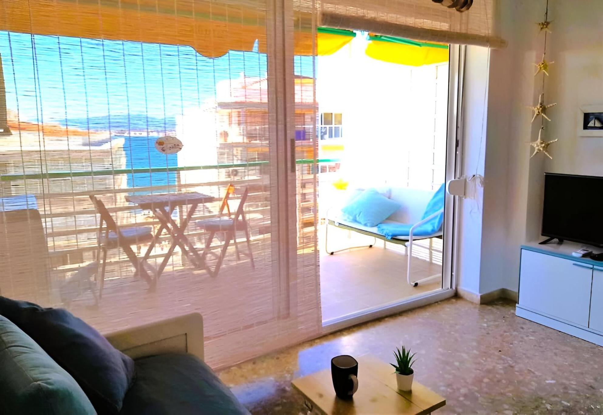 Paradis Beach & Center Салоу Екстериор снимка