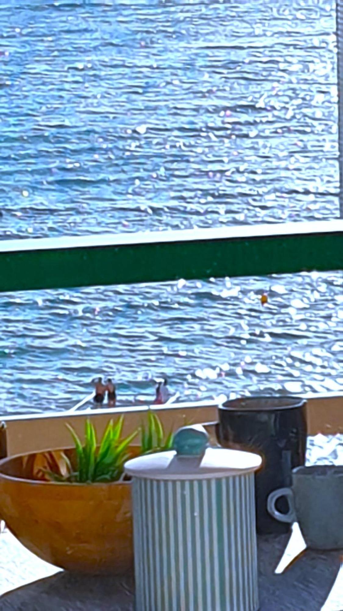 Paradis Beach & Center Салоу Екстериор снимка